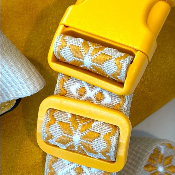 Mustard Yellow BELTBAG Bag NWTS with dust bag - Picture 7 of 12